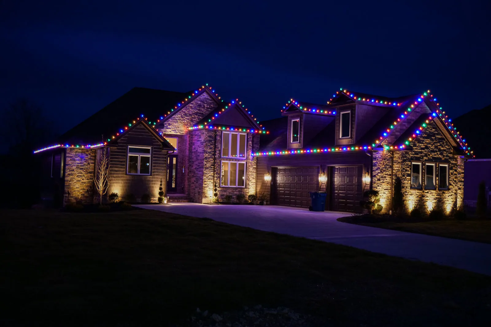 Permanent roofline lighting vs seasonal lights